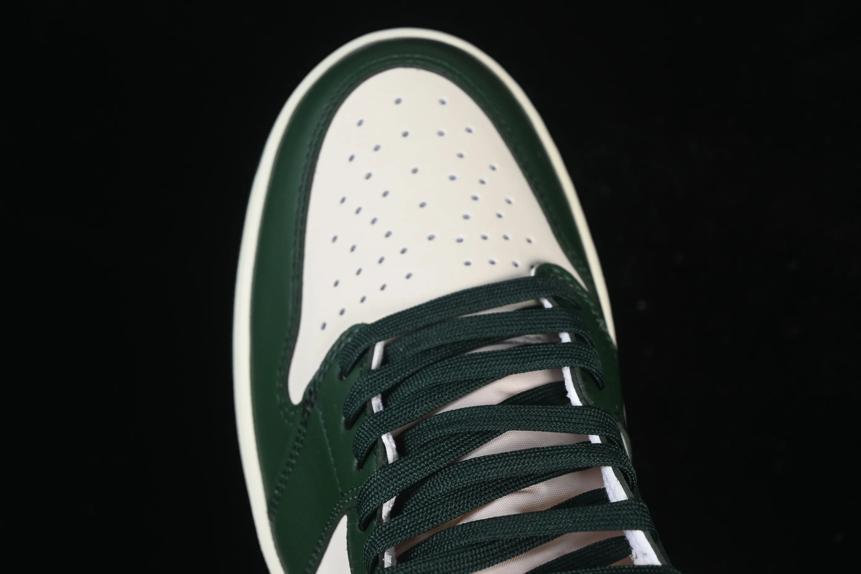 All categories Air Jordan Jordan series basketball shoes Air Jordan 1 High Air Jordan 1 High OG "Fir" AJ1 Joe 1 fir green high-top basketball shoes FD2596-101